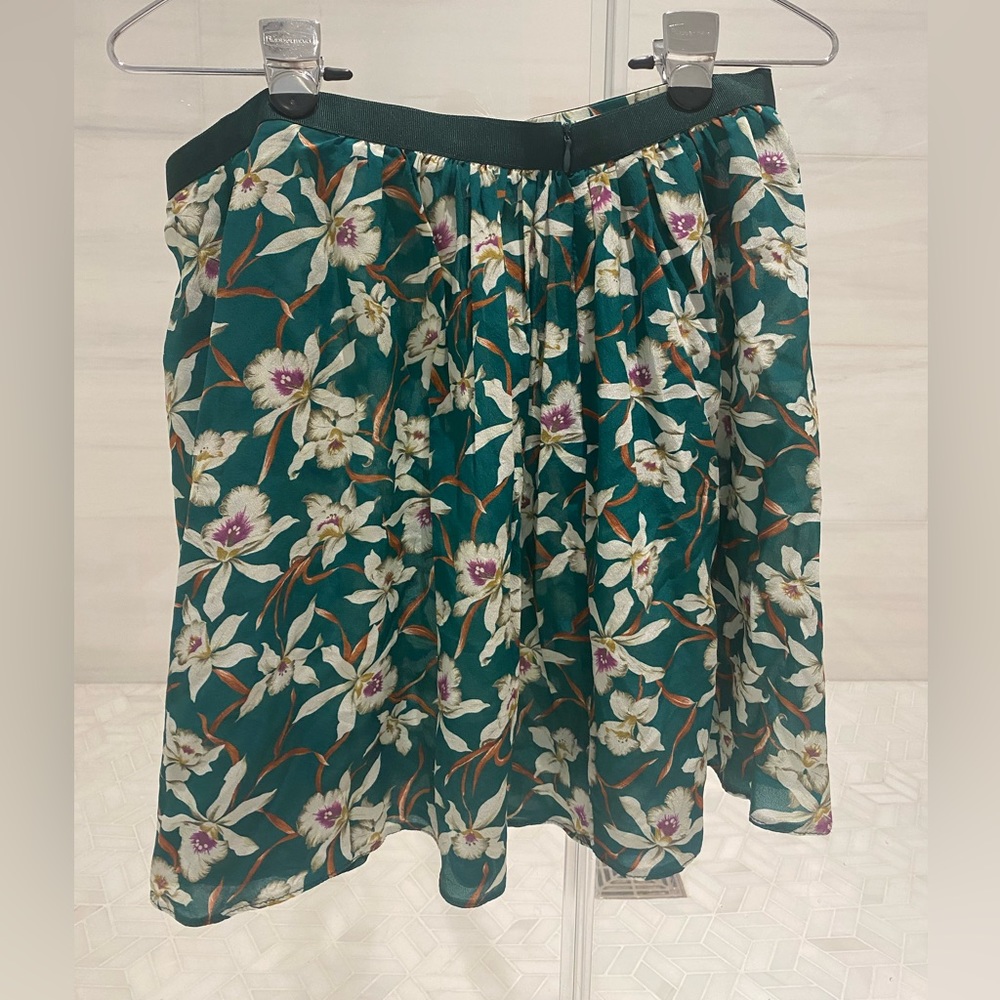 Attic and Barn Floral Flowy Skirt / Size Small